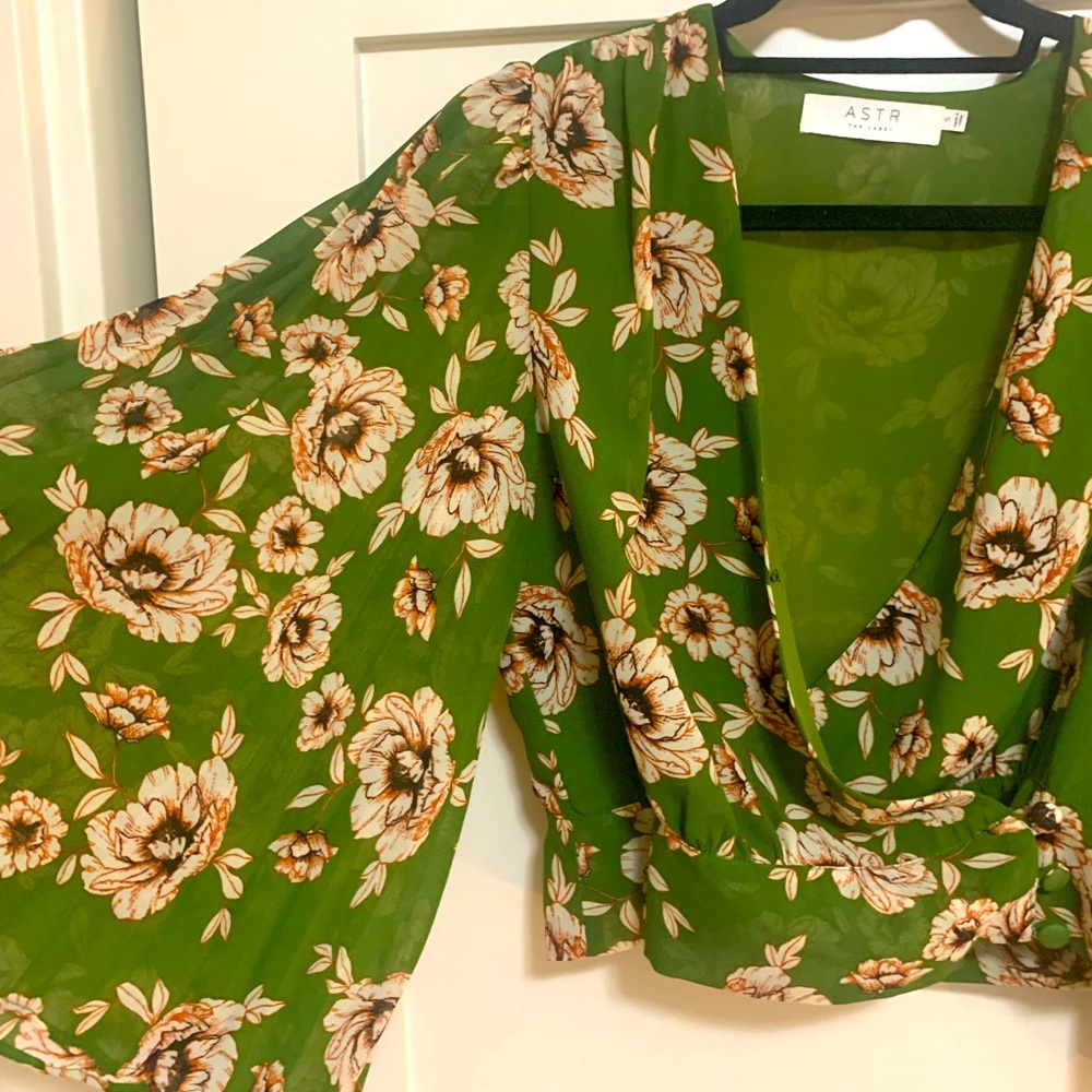 Astr Belle Sleeved Blouse